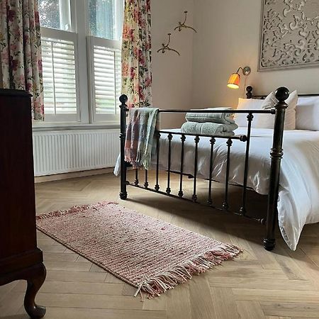 Private Apartment - 3 Bedrooms Harrogate Luaran gambar